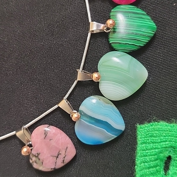 Set of 8 Heart Pendants & 18" Chain - NWOT - Picture 3 of 5